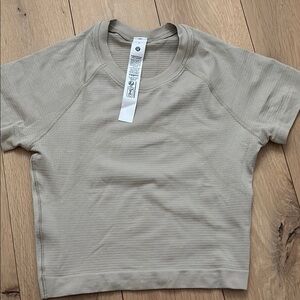 Lululemon swiftly tech cropped